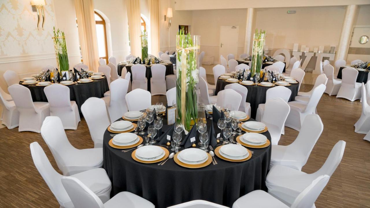 Potocki Dwor Hotel Jędrzejów Esterno foto